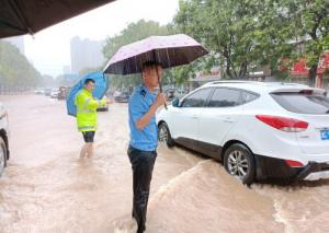 加大應急保障措施，積極應對強降雨天氣